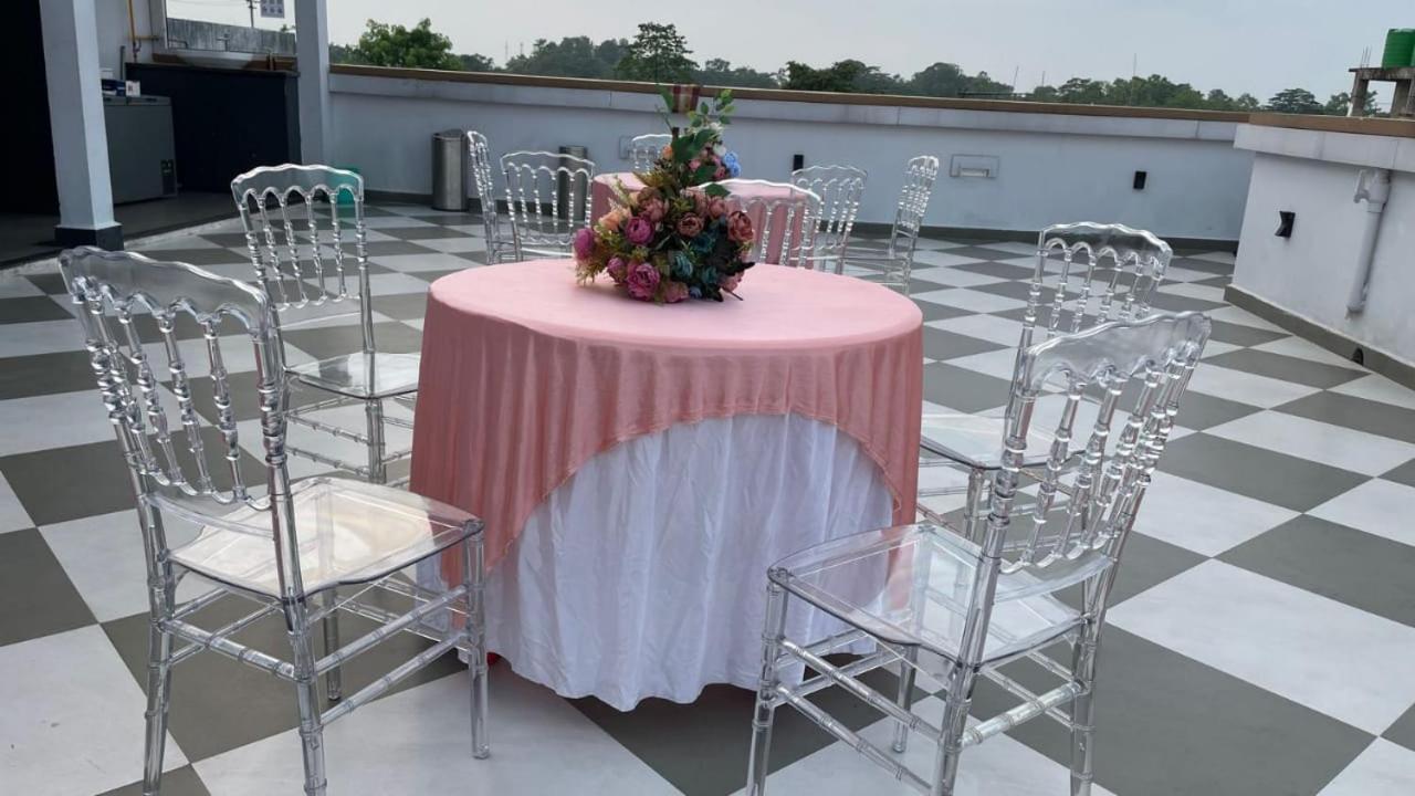 Hotel The Dibrugarh Address Exterior foto